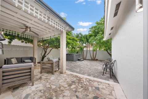 Villa ou maison à vendre à Miami, Floride: 3 chambres, 167.69 m2 № 2026814 - photo 21