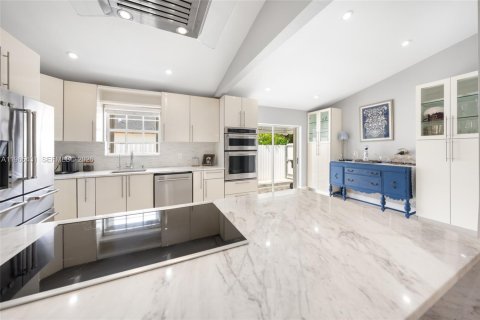 Villa ou maison à vendre à Miami, Floride: 3 chambres, 167.69 m2 № 2026814 - photo 9