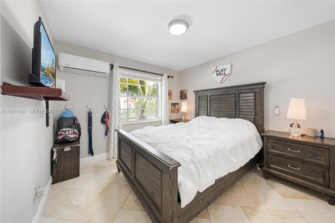 Villa ou maison à vendre à Miami, Floride: 3 chambres, 167.69 m2 № 2026814 - photo 15