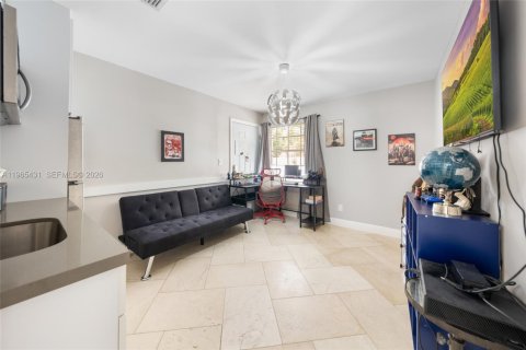 Villa ou maison à vendre à Miami, Floride: 3 chambres, 167.69 m2 № 2026814 - photo 17