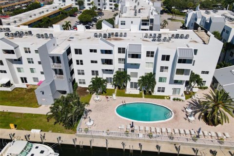Condominio en venta en Pompano Beach, Florida, 1 dormitorio, 61.5 m2 № 2174186 - foto 18
