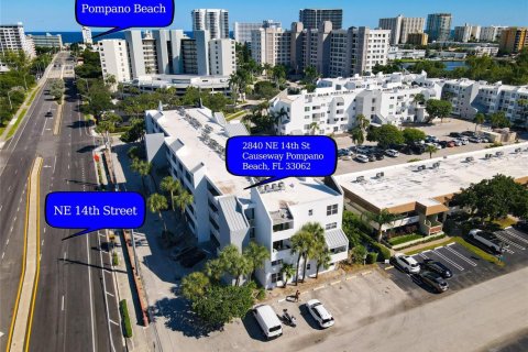 Condominio en venta en Pompano Beach, Florida, 1 dormitorio, 61.5 m2 № 2174186 - foto 4
