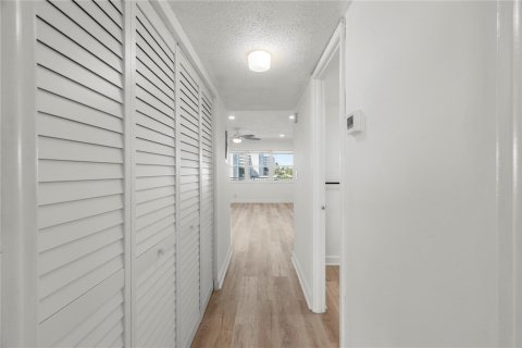 Condominio en venta en Pompano Beach, Florida, 1 dormitorio, 61.5 m2 № 2174186 - foto 27