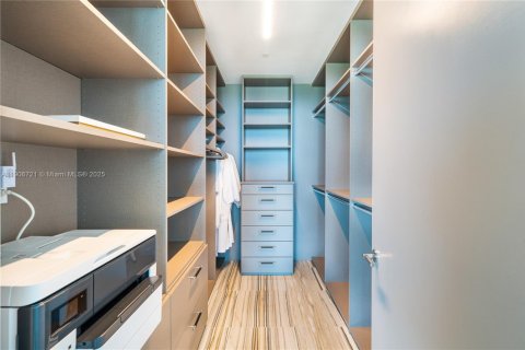 Condo in Surfside, Florida, 4 bedrooms  № 1963778 - photo 24