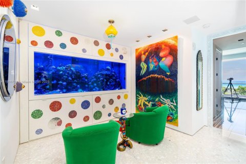 Condo in Surfside, Florida, 4 bedrooms  № 1963778 - photo 22