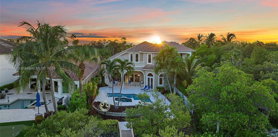 Villa ou maison à Jupiter, Floride 4 chambres, 366.03 m2 № 1860472