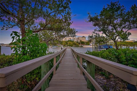Villa ou maison à vendre à Jupiter, Floride: 4 chambres, 366.03 m2 № 1860472 - photo 5