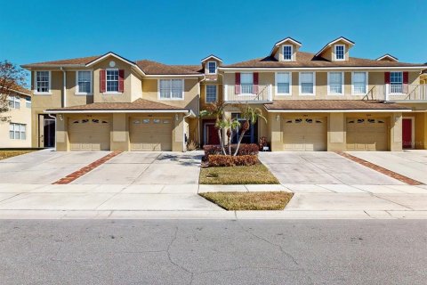 Adosado en Kissimmee, Florida 3 dormitorios, 162.49 m2 № 2157991