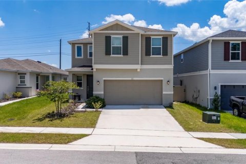 Casa en Auburndale, Florida 4 dormitorios, 183.76 m2 № 2195844