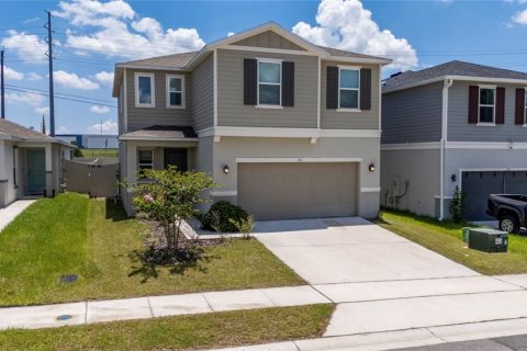 Casa en venta en Auburndale, Florida, 4 dormitorios, 183.76 m2 № 2195844 - foto 3