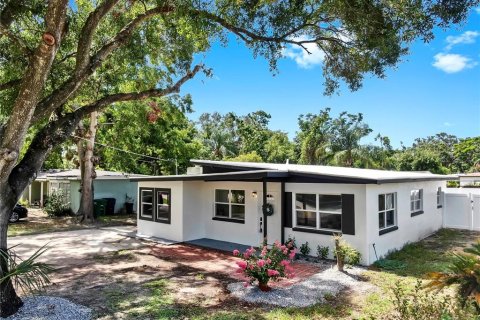 House in Tampa, Florida 3 bedrooms, 138.42 sq.m. № 1804871 - photo 28