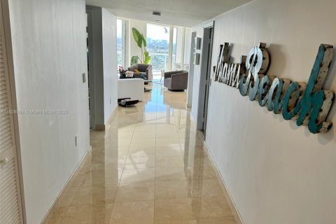 Condominio en venta en Surfside, Florida, 2 dormitorios, 161.65 m2 № 1934912 - foto 9