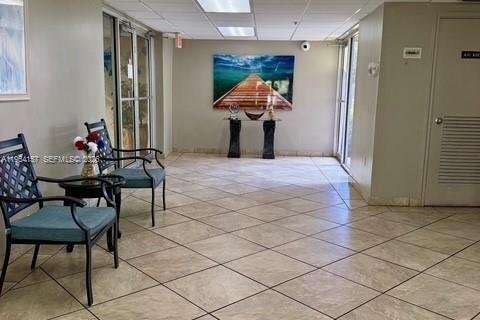 Condo in Lauderhill, Florida, 2 bedrooms  № 2012080 - photo 2