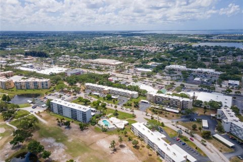 Condo in Bradenton, Florida, 1 bedroom  № 2148100 - photo 29