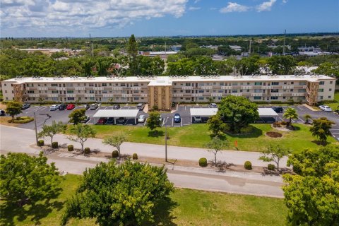 Condo in Bradenton, Florida, 1 bedroom  № 2148100 - photo 30