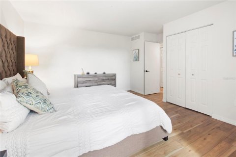 Condo in Bradenton, Florida, 1 bedroom  № 2148100 - photo 13