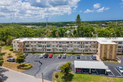 Condo in Bradenton, Florida, 1 bedroom  № 2148100 - photo 23