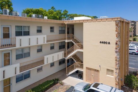 Condo in Bradenton, Florida, 1 bedroom  № 2148100 - photo 4