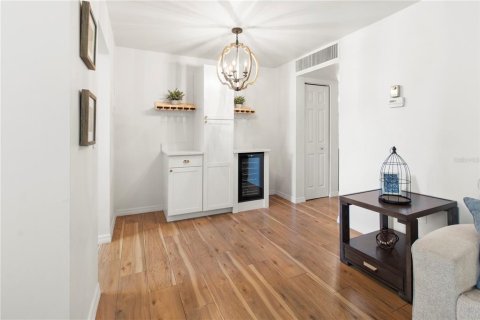 Condo in Bradenton, Florida, 1 bedroom  № 2148100 - photo 11