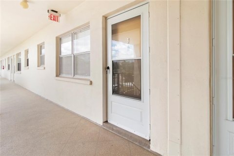 Condo in Bradenton, Florida, 1 bedroom  № 2148100 - photo 20