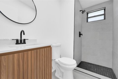 House in Miami, Florida 1 bedroom, 83.61 sq.m. № 2003191 - photo 8