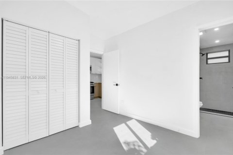 House in Miami, Florida 1 bedroom, 83.61 sq.m. № 2003191 - photo 4