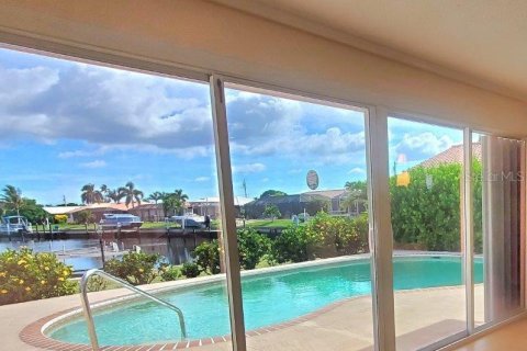 House in Punta Gorda, Florida 2 bedrooms, 121.33 sq.m. № 1855684 - photo 7