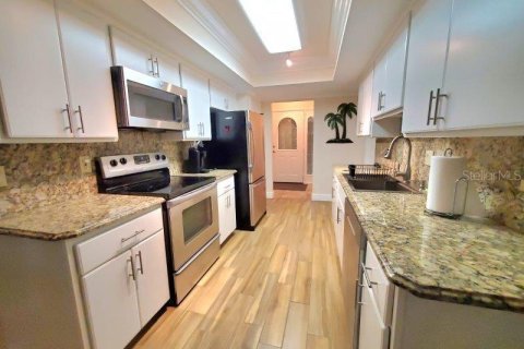 House in Punta Gorda, Florida 2 bedrooms, 121.33 sq.m. № 1855684 - photo 8