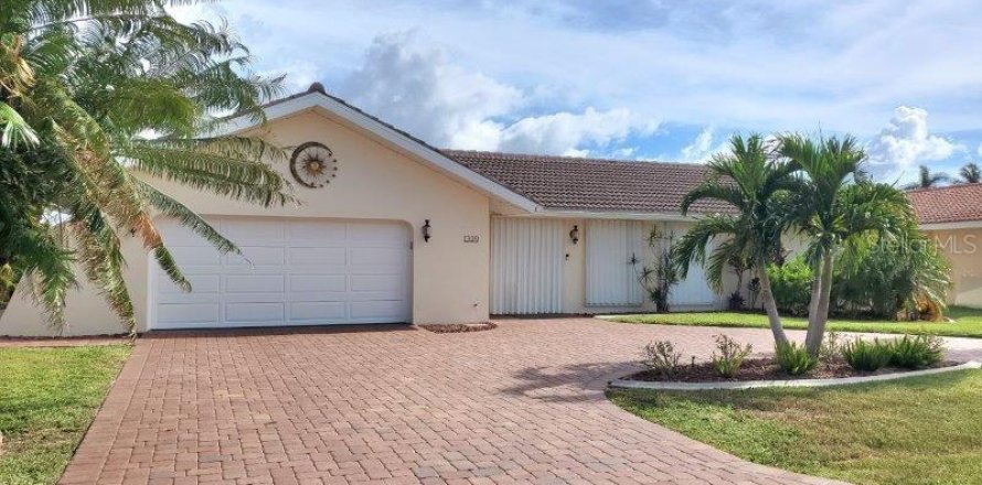 Casa en Punta Gorda, Florida 2 dormitorios, 121.33 m2 № 1855684