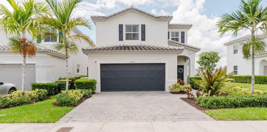 Casa en Homestead, Florida 3 dormitorios, 223.24 m2 № 1931950