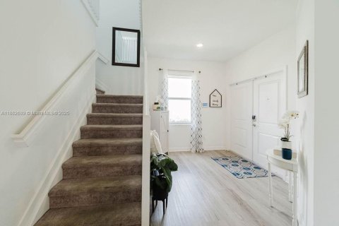 Casa en alquiler en Homestead, Florida, 3 dormitorios, 223.24 m2 № 1931950 - foto 7