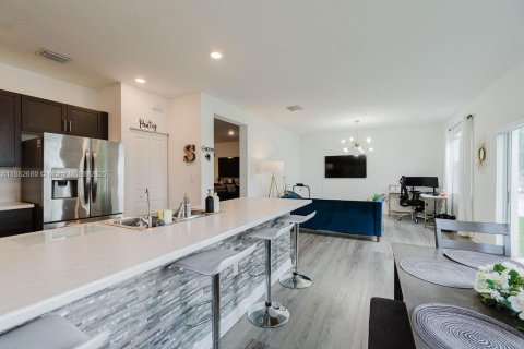 Casa en alquiler en Homestead, Florida, 3 dormitorios, 223.24 m2 № 1931950 - foto 3