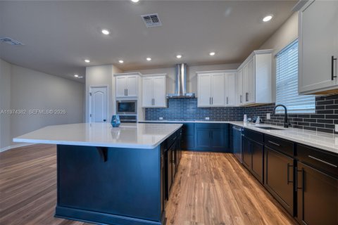 Casa en venta en Clermont, Florida, 4 dormitorios, 189.71 m2 № 2036623 - foto 19