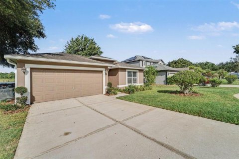 House in Apopka, Florida 3 bedrooms, 174.1 sq.m. № 2224621 - photo 2