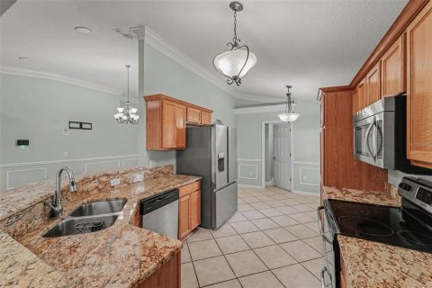 House in Apopka, Florida 3 bedrooms, 174.1 sq.m. № 2224621 - photo 13