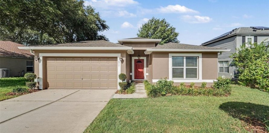 House in Apopka, Florida 3 bedrooms, 174.1 sq.m. № 2224621