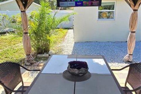 Villa ou maison à vendre à Largo, Floride: 4 chambres, 113.25 m2 № 2425684 - photo 19