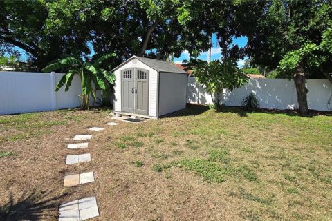 Villa ou maison à vendre à Largo, Floride: 4 chambres, 113.25 m2 № 2425684 - photo 15