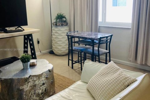 Condominio en alquiler en Hallandale Beach, Florida, 1 dormitorio, 70.61 m2 № 2027767 - foto 18