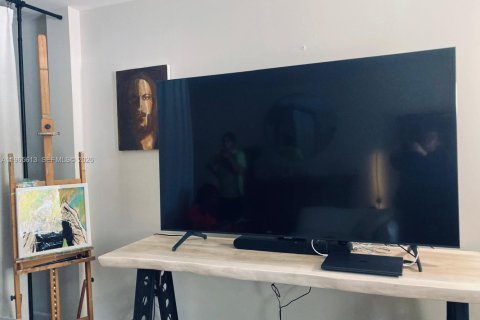 Condominio en alquiler en Hallandale Beach, Florida, 1 dormitorio, 70.61 m2 № 2027767 - foto 19