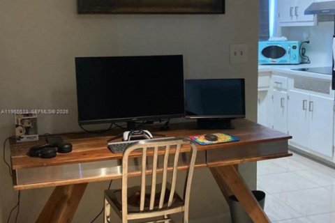 Condominio en alquiler en Hallandale Beach, Florida, 1 dormitorio, 70.61 m2 № 2027767 - foto 12