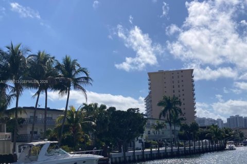 Condominio en alquiler en Hallandale Beach, Florida, 1 dormitorio, 70.61 m2 № 2027767 - foto 8