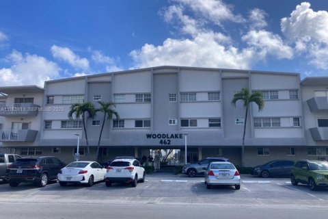 Condominio en alquiler en Hallandale Beach, Florida, 1 dormitorio, 70.61 m2 № 2027767 - foto 3