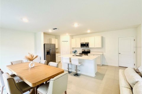House in Haines City, Florida 4 bedrooms, 174.1 sq.m. № 2259417 - photo 5