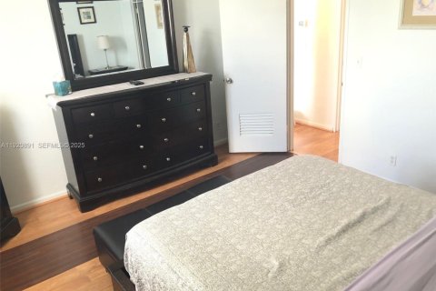 Condominio en alquiler en Hollywood, Florida, 1 dormitorio, 81.2 m2 № 1992813 - foto 6