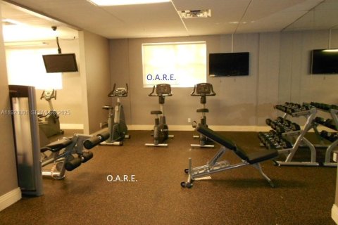 Condominio en alquiler en Hollywood, Florida, 1 dormitorio, 81.2 m2 № 1992813 - foto 17