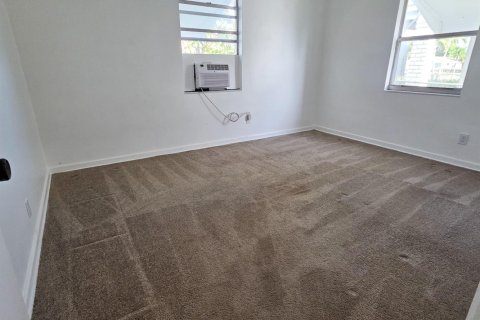 House in Lake Worth, Florida 2 bedrooms, 92.9 sq.m. № 2087778 - photo 9