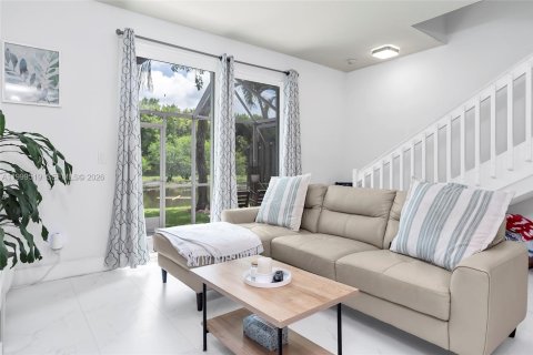 Купить таунхаус в Уэстон, Флорида 2 спальни, 90.02м2, № 2066189 - фото 13