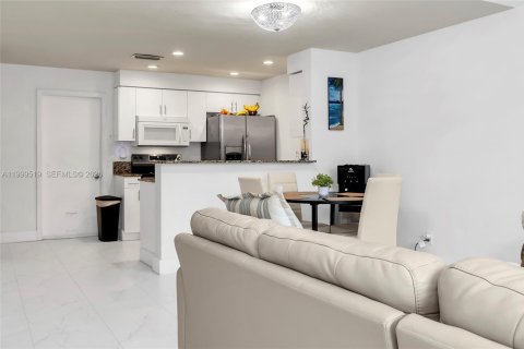 Купить таунхаус в Уэстон, Флорида 2 спальни, 90.02м2, № 2066189 - фото 16