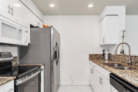 Купить таунхаус в Уэстон, Флорида 2 спальни, 90.02м2, № 2066189 - фото 7